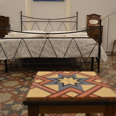 Bed, Book & Breakfast Landolina Катания